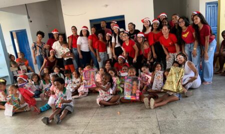 Estudantes de Pedagogia promovem Natal Solidário