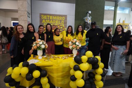 Estudantes de Enfermagem promovem ação do Setembro Amarelo