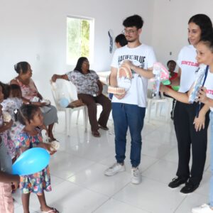 Alunos de Odontologia realizam ação educativa sobre saúde bucal