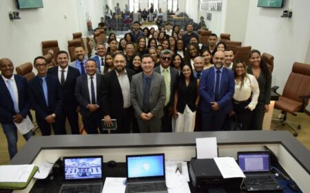 Estudantes de Direito acompanham sessão ordinária da Câmara Municipal